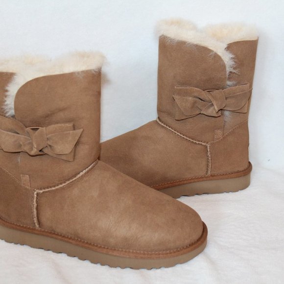 NEW UGG WOMEN'S DAELYNN LEATHER BOW SUEDE BOOTS - Picture 4 of 8